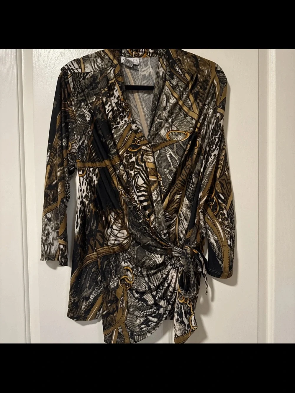 Carmen Marc Valvo Animal Print Wrap Blouse – Women’s XL - Picture 6 of 6